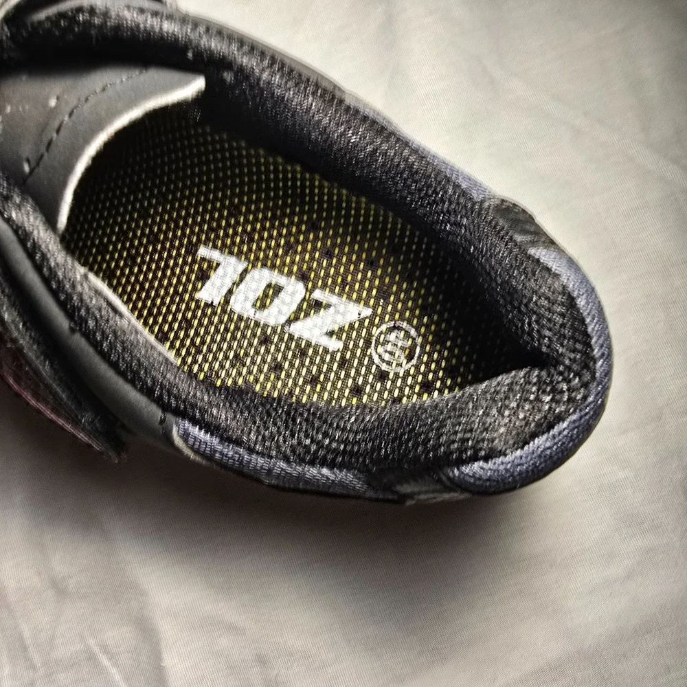 Zol Cycling Cleats Womens 7.5 Black Athletic Bike Shoes Red Logo‎ Hook Loop